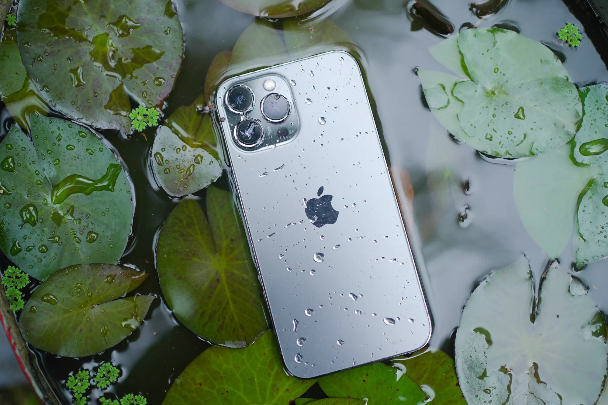 Oxidace základní desky MacBooku